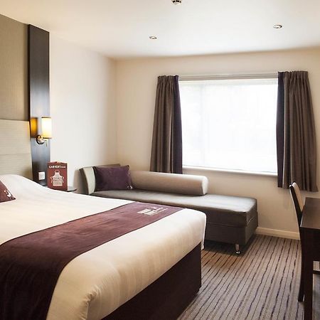 Premier Inn Manchester - Prestwich Bagian luar foto