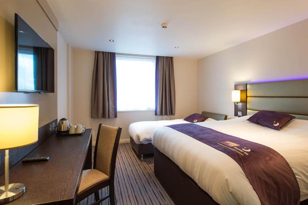 Premier Inn Manchester - Prestwich Bagian luar foto