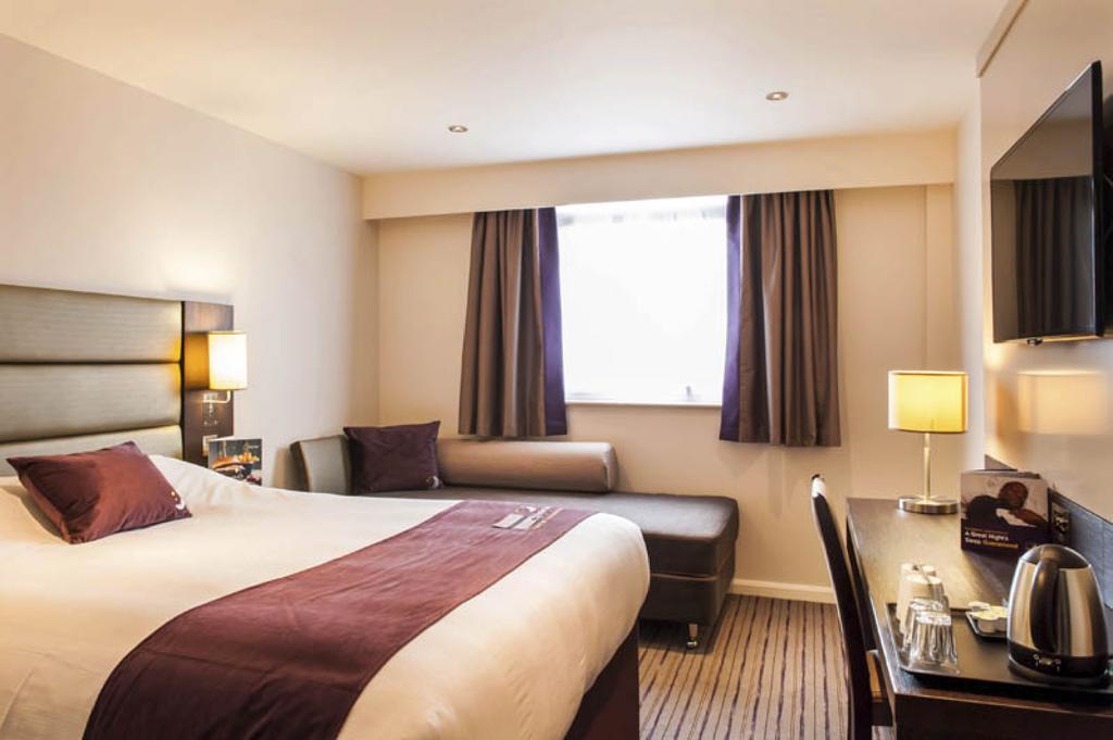 Premier Inn Manchester - Prestwich Bagian luar foto