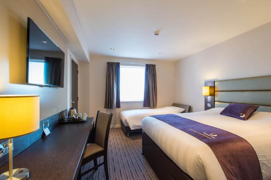 Premier Inn Manchester - Prestwich Bagian luar foto
