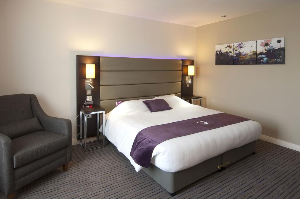 Premier Inn Manchester - Prestwich Bagian luar foto