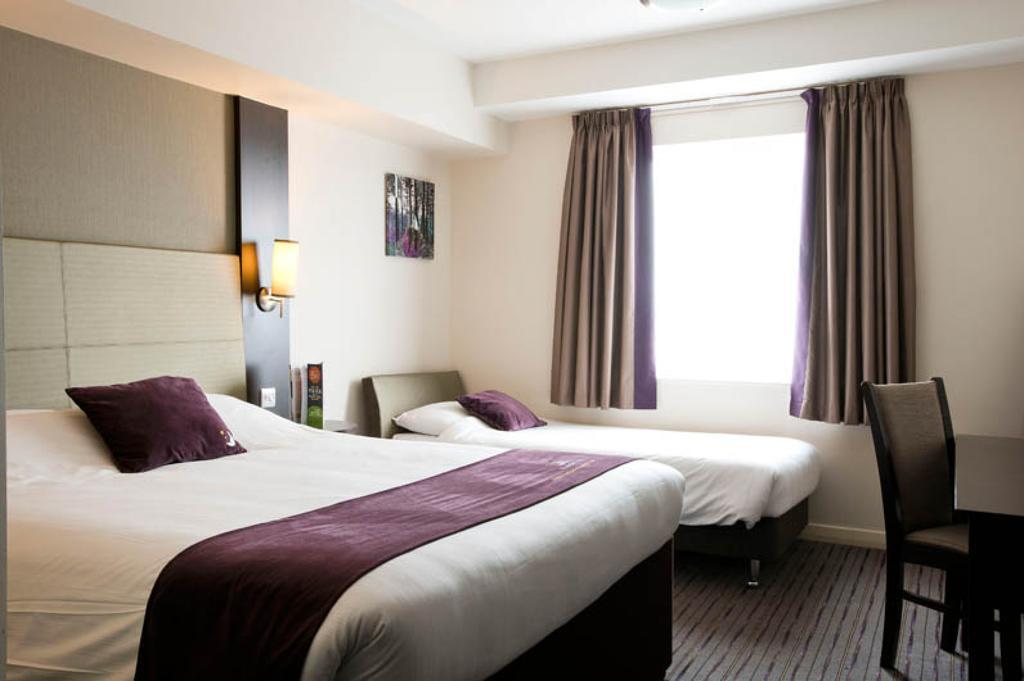 Premier Inn Manchester - Prestwich Bagian luar foto