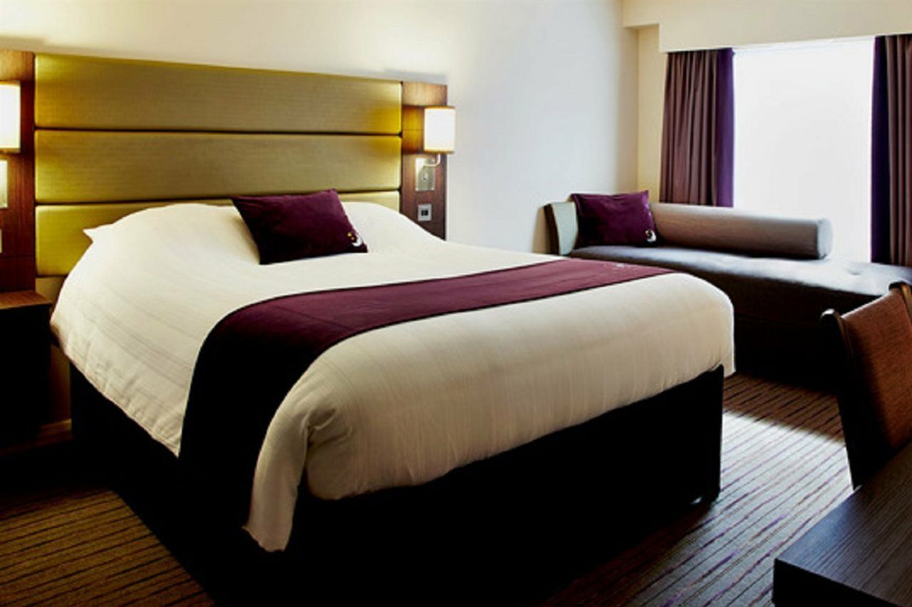 Premier Inn Manchester - Prestwich Bagian luar foto