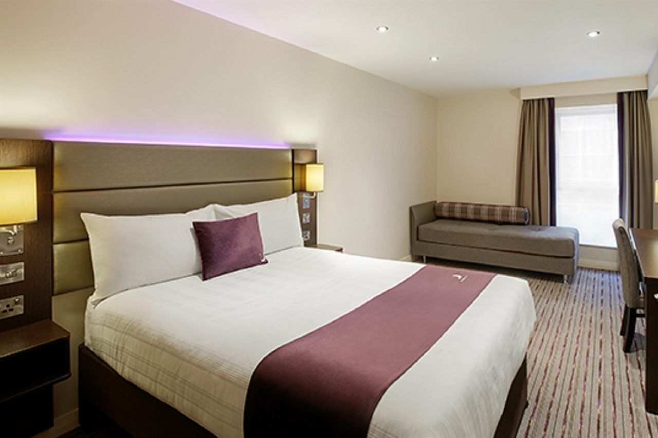Premier Inn Manchester - Prestwich Bagian luar foto