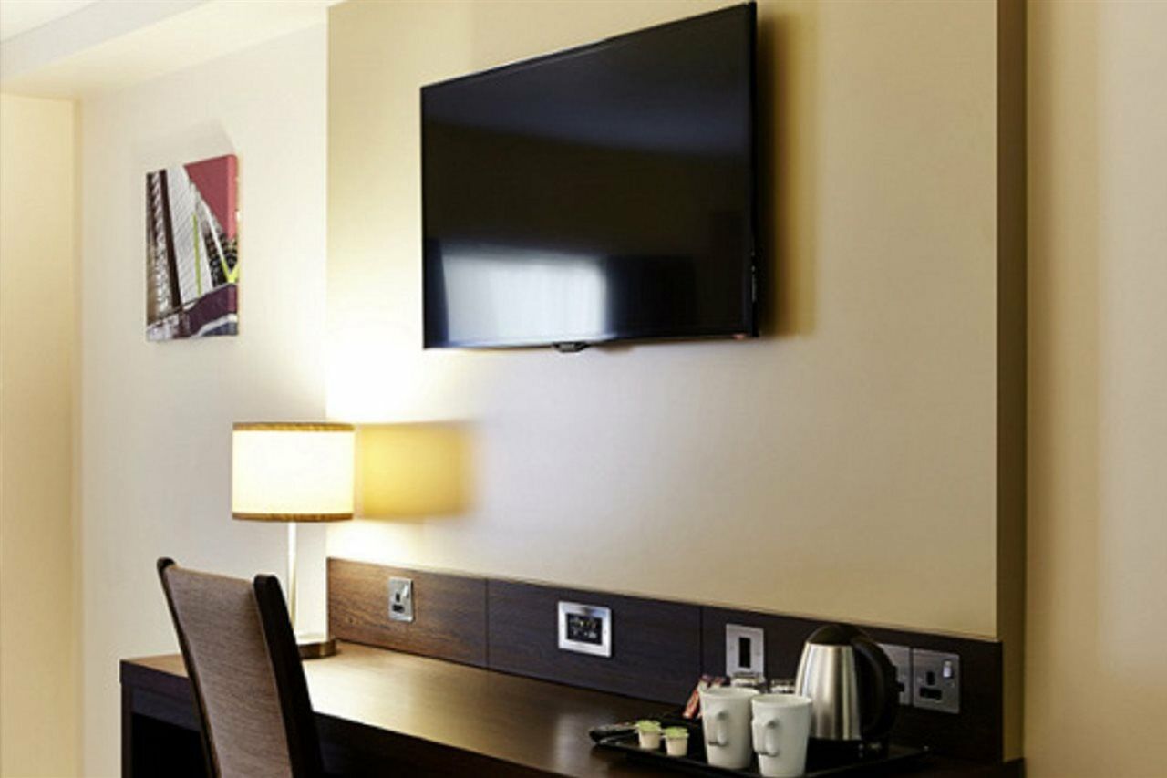 Premier Inn Manchester - Prestwich Bagian luar foto